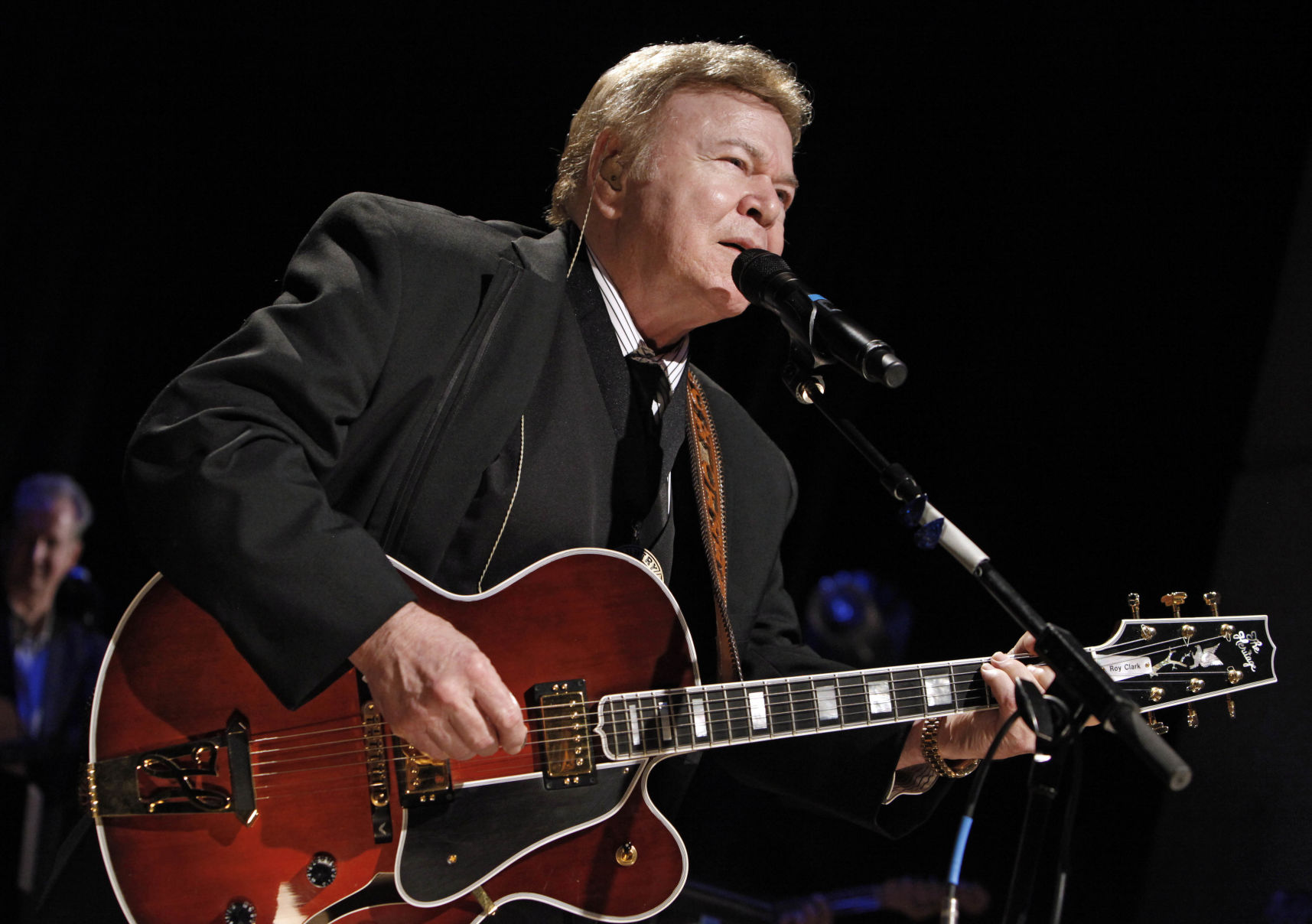 Roy Clark, Nov. 15